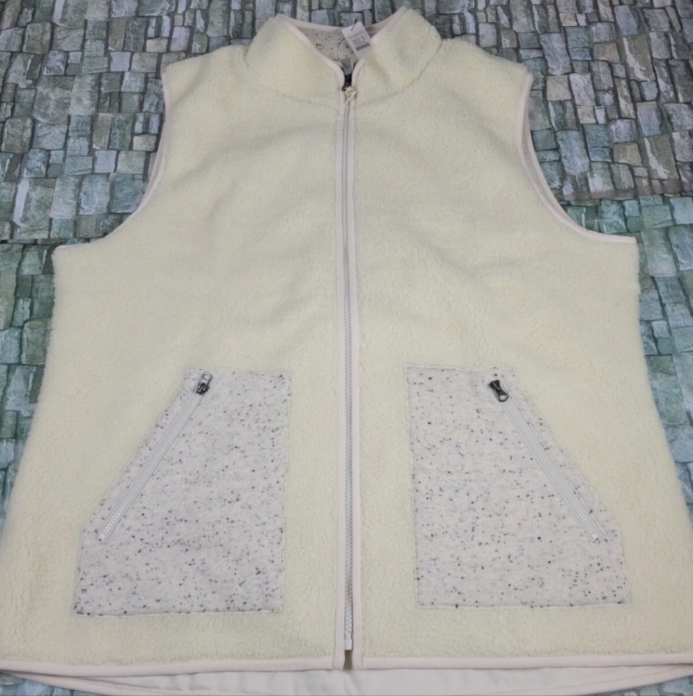 Talbots Cream Fleece Vest with Speckled Pockets